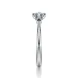 Pierścionek z białego złota z diamentem